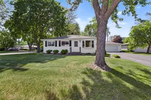 1000 Deerfield Ave, Menasha, WI 54952 - Photo 1