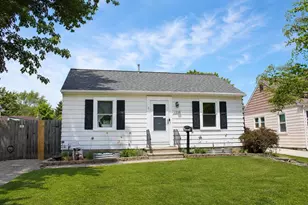1210 10th Ave, Green Bay, WI 54304 - Photo 1