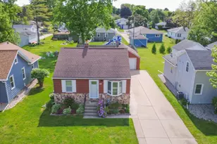 1932 Delaware St, Oshkosh, WI 54902 - Photo 1