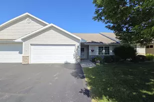 1980 Timberline Dr, Oshkosh, WI 54904 - Photo 1