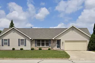 1264 Blue Ridge Dr, Green Bay, WI 54304 - Photo 1