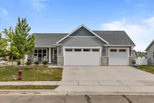 607 W 5th St, Shawano, WI 54166 - Photo 1