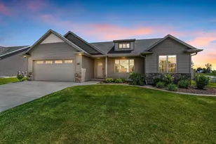1897 Meadowland Ct, Green Bay, WI 54311 - Photo 1