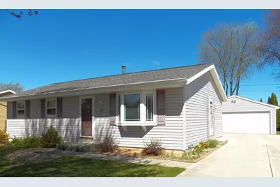 941 S 41st Street, Manitowoc, WI 54220 - Photo 1