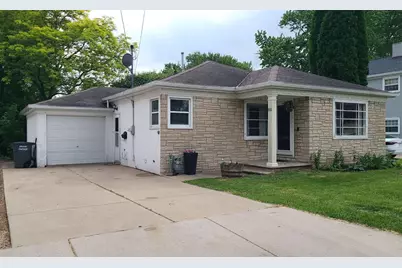 910 Catherine Street, Green Bay, WI 54301 - Photo 1