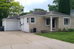 910 Catherine St, Green Bay, WI 54301 - Photo 1