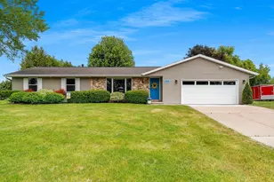 2542 Riverview Dr, Green Bay, WI 54313 - Photo 1