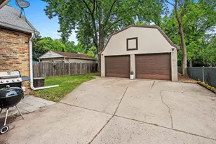 968 Hickory Hill Dr, Green Bay, WI 54304 - Photo 1