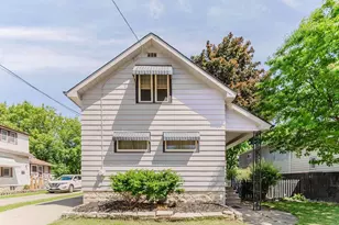 702 W 11th Ave, Oshkosh, WI 54902 - Photo 1
