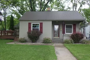109 McKinley Ave, Clintonville, WI 54929 - Photo 1