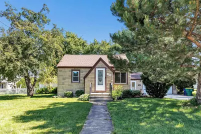 1528 7th Street, Green Bay, WI 54304 - Photo 1