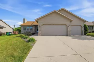 51 Yacoub Ln, Fond du Lac, WI 54935 - Photo 1