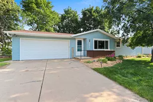 2721 Hazelwood Ln, Green Bay, WI 54304 - Photo 1