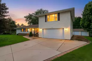 2931 Brookview Dr, Green Bay, WI 54313 - Photo 1
