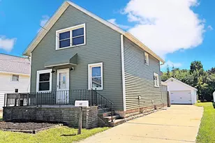 417 W 17th Ave, Oshkosh, WI 54902 - Photo 1