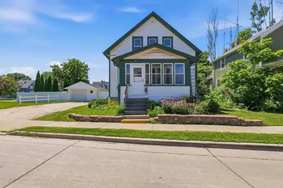 180 N Park Avenue, Fond du Lac, WI 54935 - Photo 1