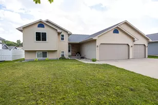 75 Jacob Ave, Oshkosh, WI 54902 - Photo 1
