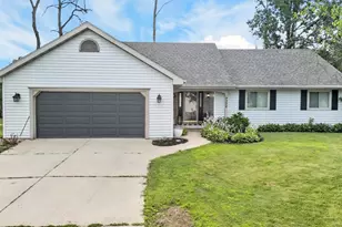 1229 Appleton St, Menasha, WI 54952 - Photo 1