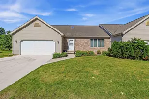 178 E Pioneer Rd, Fond du Lac, WI 54935 - Photo 1