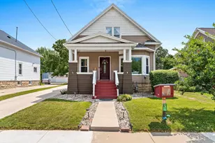 823 W 4th Ave, Oshkosh, WI 54902 - Photo 1