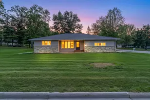 802 E Ridlington Ave, Shawano, WI 54166 - Photo 1