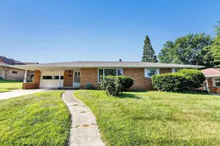 2056 Zeise Ave, Green Bay, WI 54302 - Photo 1