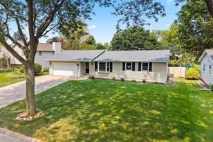 2559 Wildflower, Green Bay, WI 54311 - Photo 1