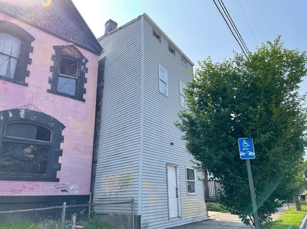 1354 Scott St, Covington KY  41011-3457 exterior