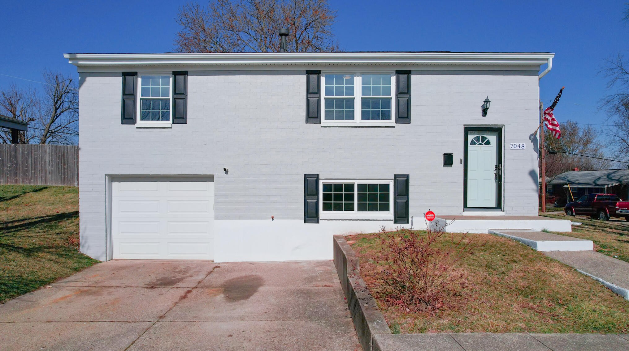 7048 Manderlay Dr, Florence, KY 41042-2827