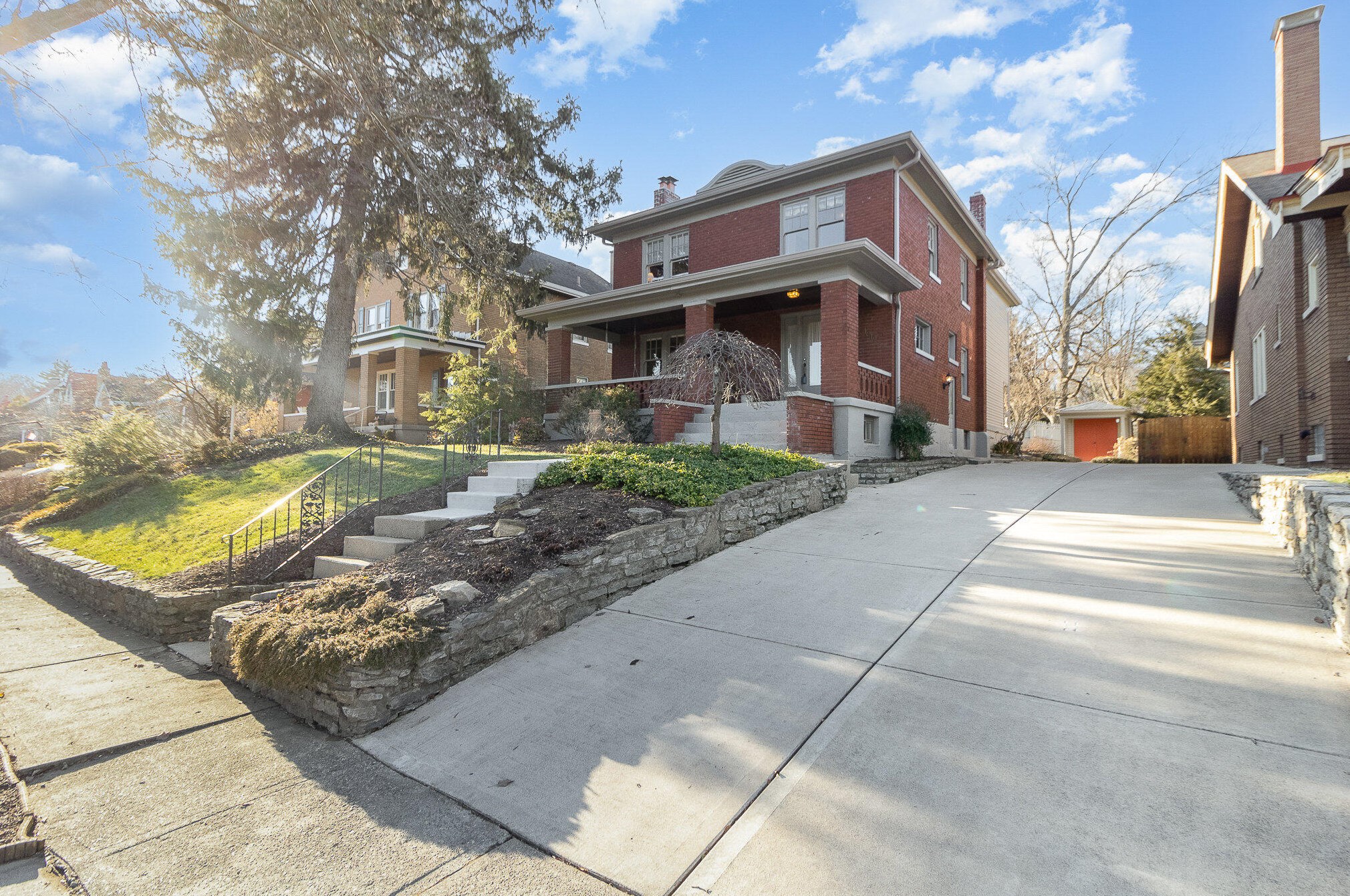 1012 Rose Cir, Covington, KY 41011-1925