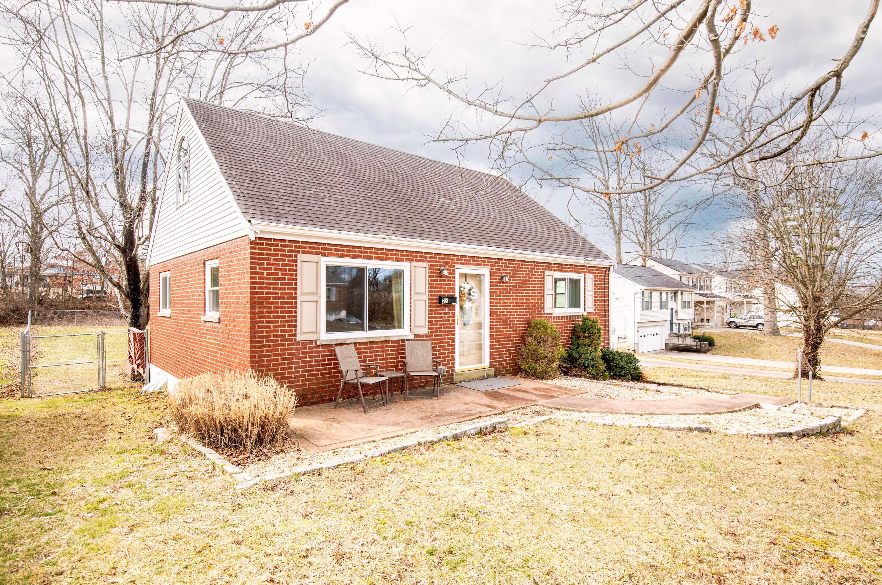 27 Utz Dr, Florence, KY 41042-1538