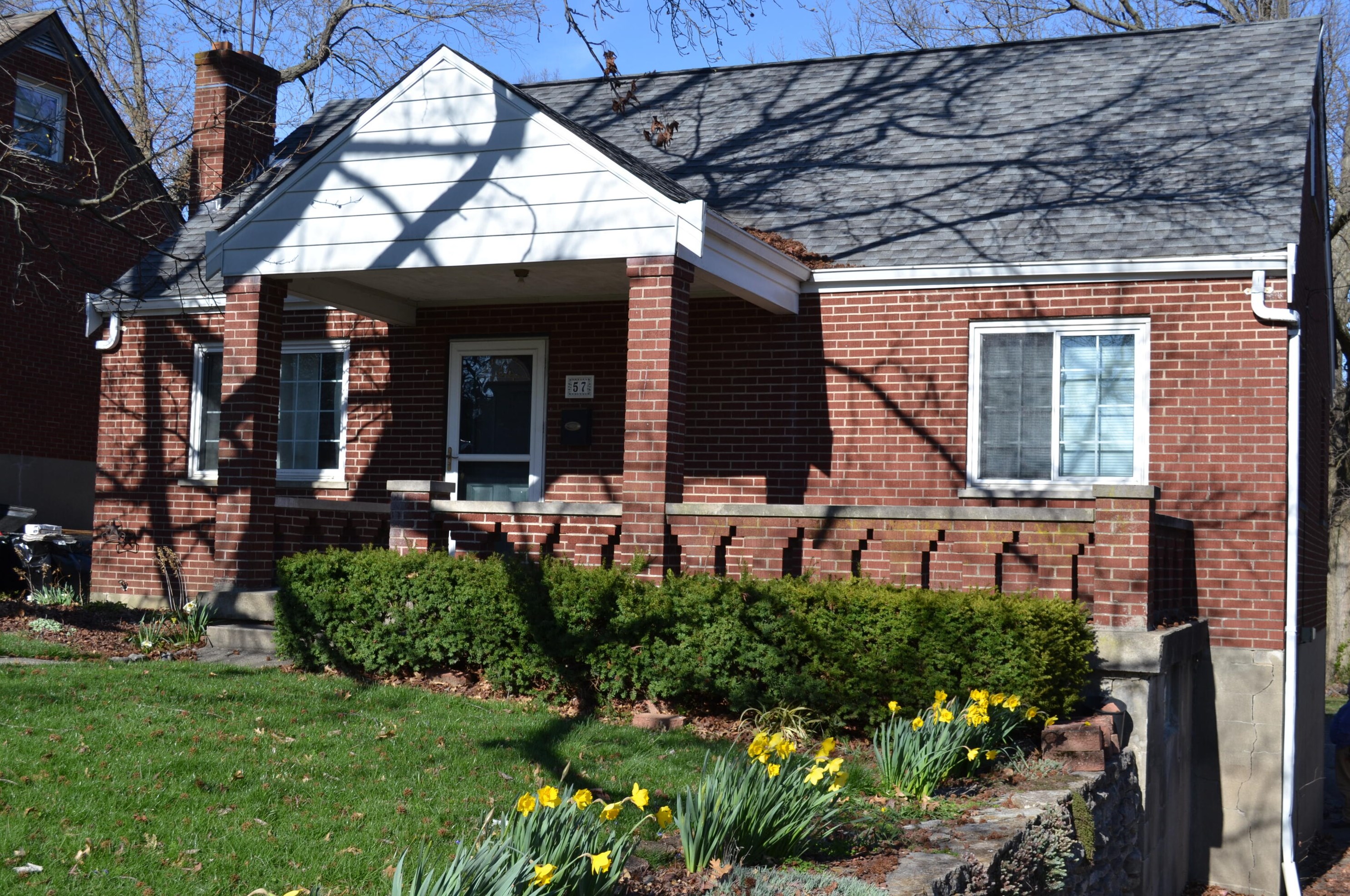 57 Eastern Ave, Covington, KY 41018-1917
