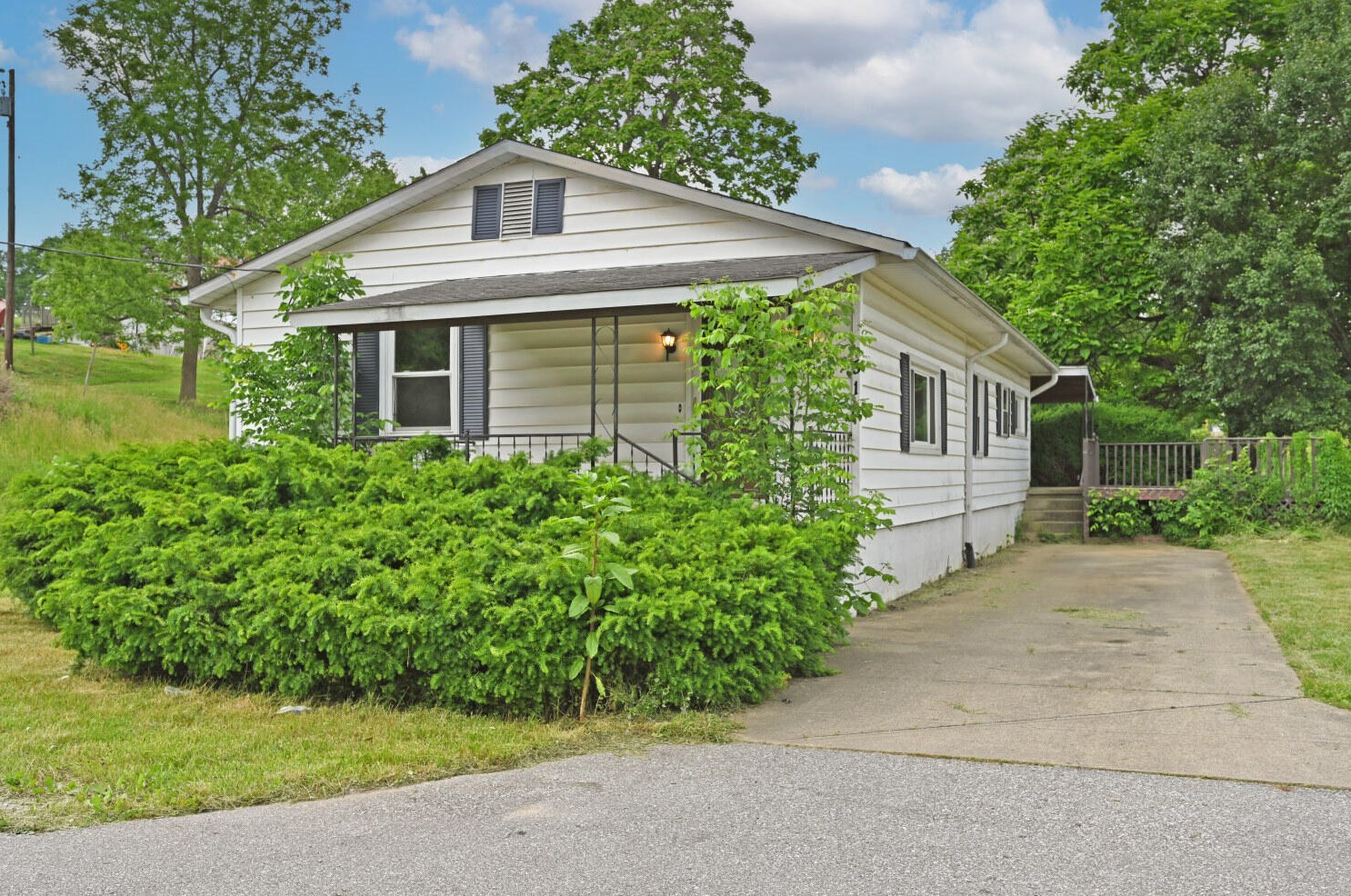 517 Cedar Rd, Covington, KY 41015-2405
