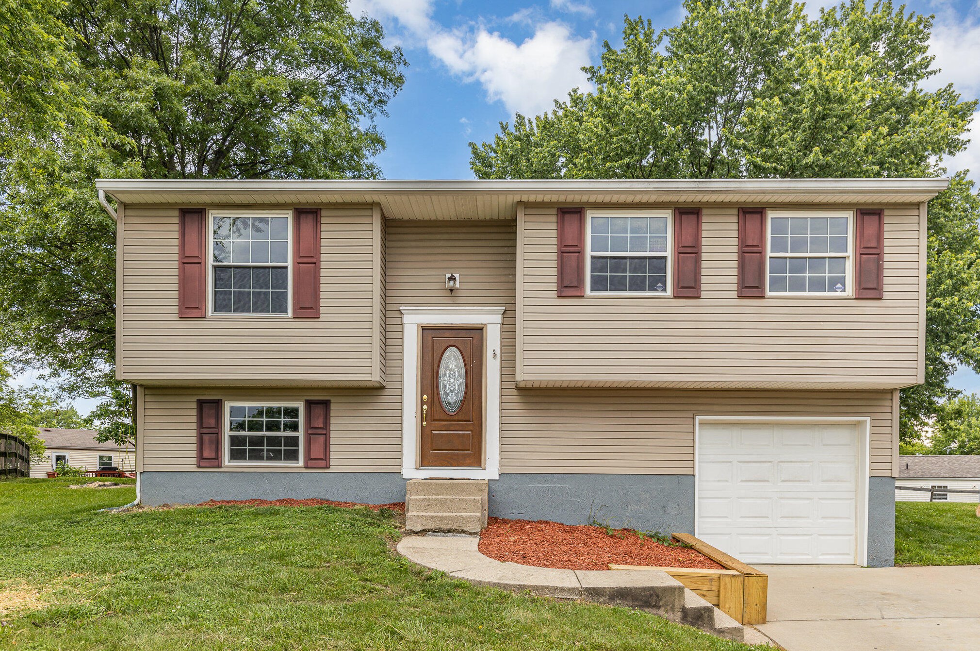 16 Woodtop Ct, White Tower, KY 41051