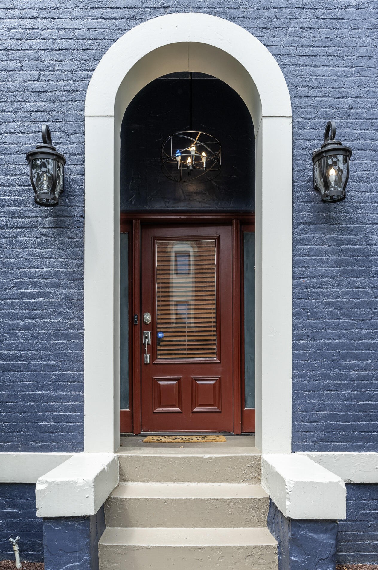 1003 Russell St, Covington KY  41011-3052 exterior