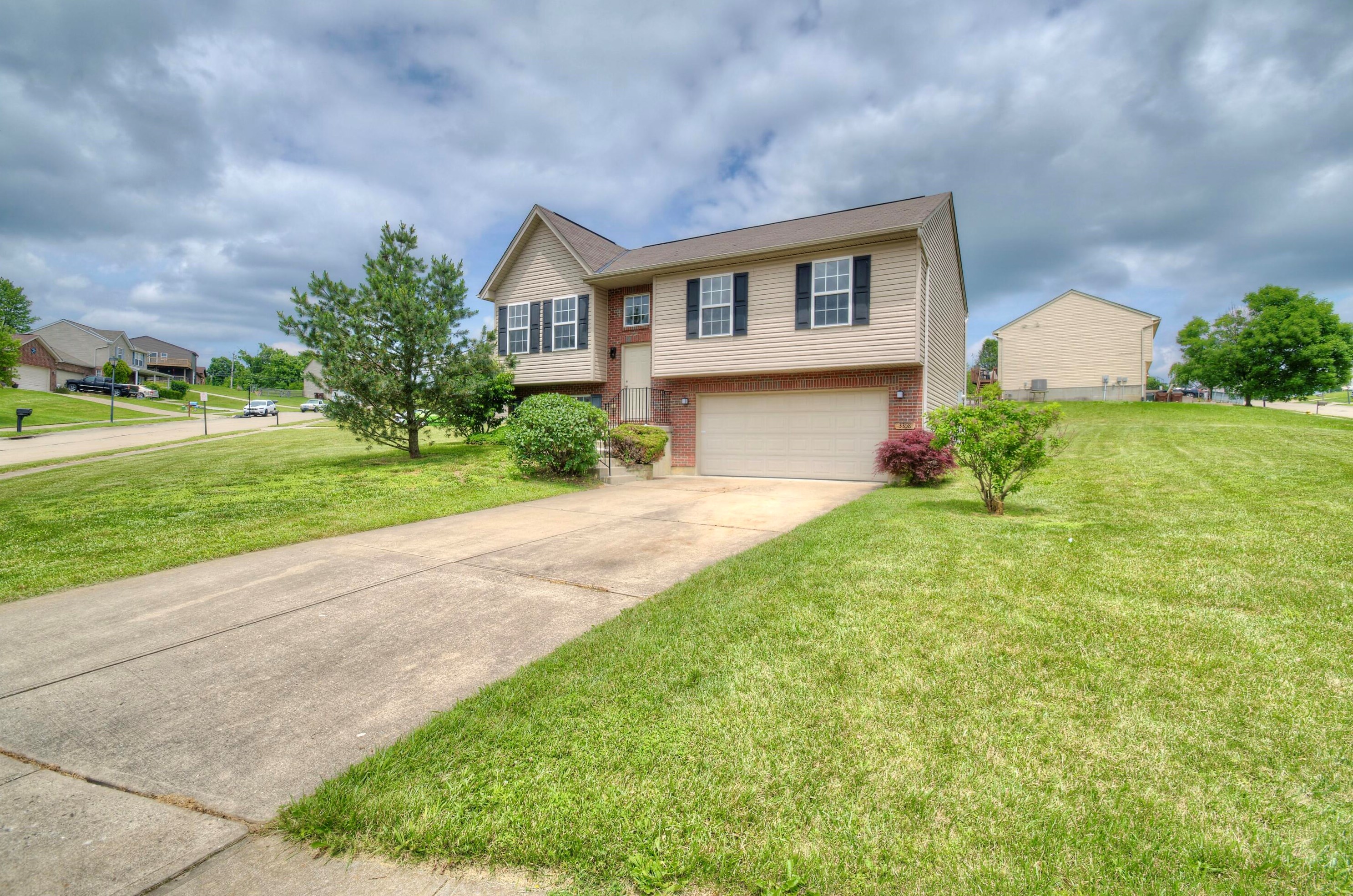 3358 Summit Run Dr, White Tower, KY 41051