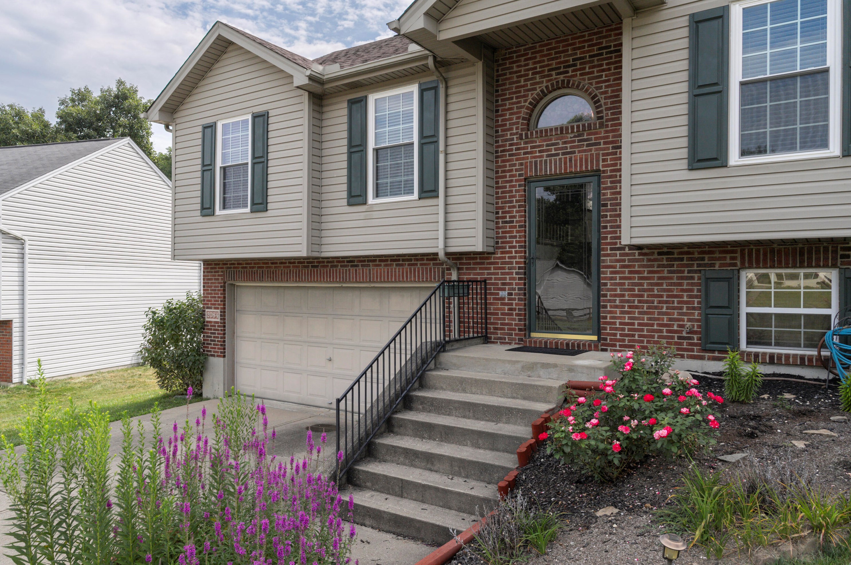 2084 Gribble Dr, Covington, KY 41017-9754