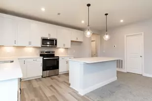 367 Cornwall Dr, Florence, KY 41042 - Photo 8