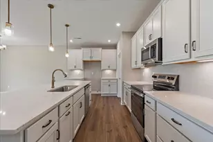 2362 Amici Dr, Covington, KY 41017 - Photo 2