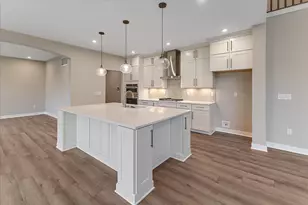 2723 River Birch Dr, Villa Hills, KY 41017 - Photo 2