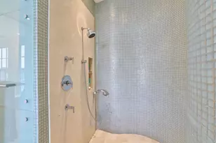 100 W Rivercenter Blvd, Covington, KY 41011 - Photo 36