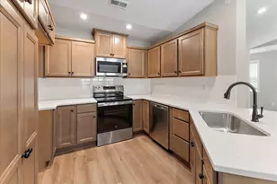 4680 Bentwood Hills Dr, Wilder, KY 41071 - Photo 2