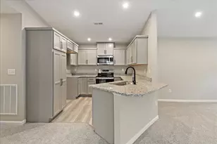 4714 Bentwood Hills Dr, Wilder, KY 41071 - Photo 2