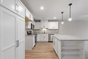 4718 Bentwood Hills Dr, Wilder, KY 41071 - Photo 2