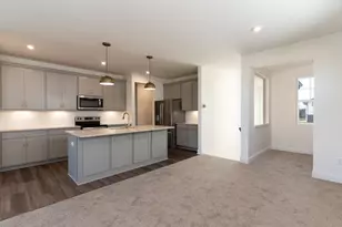 348 Cornwall Dr, Florence, KY 41042 - Photo 8