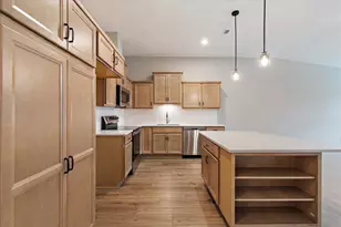 4716 Bentwood Hills Dr, Wilder, KY 41071 - Photo 2