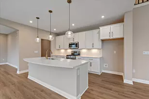 2442 Lillywood Wy, Crescent Springs, KY 41017 - Photo 2