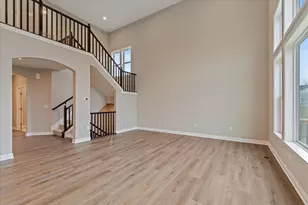 2442 Lillywood Wy, Crescent Springs, KY 41017 - Photo 8