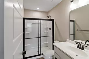 554 Foxhill Dr, Crescent Springs, KY 41017 - Photo 14