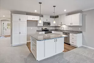 560 Foxhill Dr, Crescent Springs, KY 41017 - Photo 2